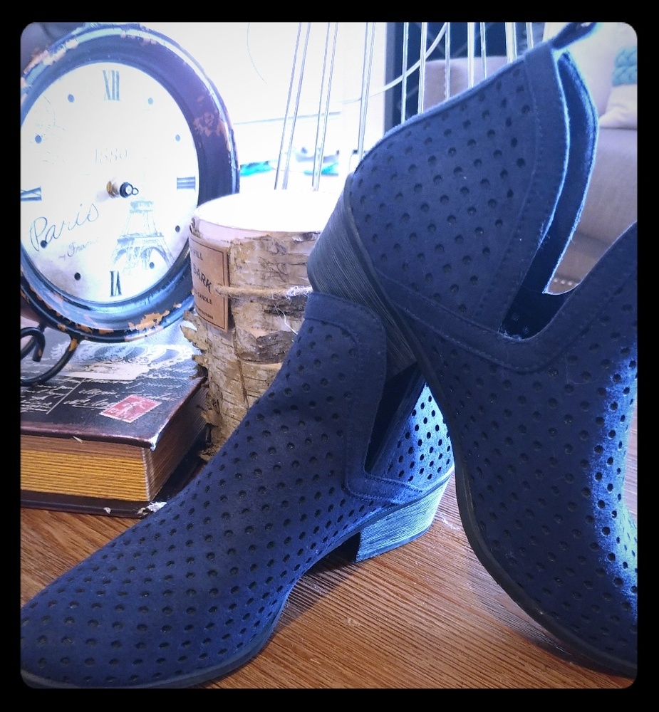 New York & Company faux suede blue booties.